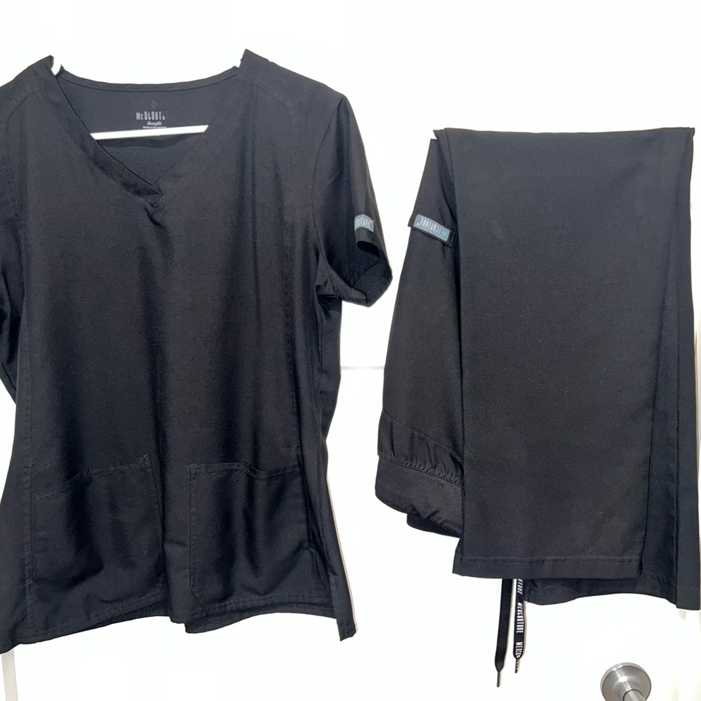 Med Couture “Insight” Black Medium Scrub Set